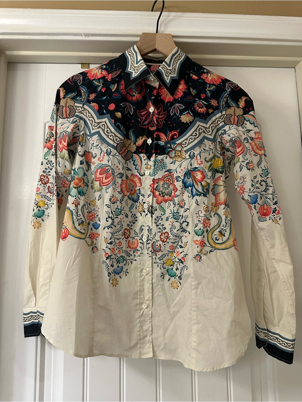Etro Italian Paisley Button Up Colorful Long Sleeve Blouse size 40 - small - Picture 2 of 7